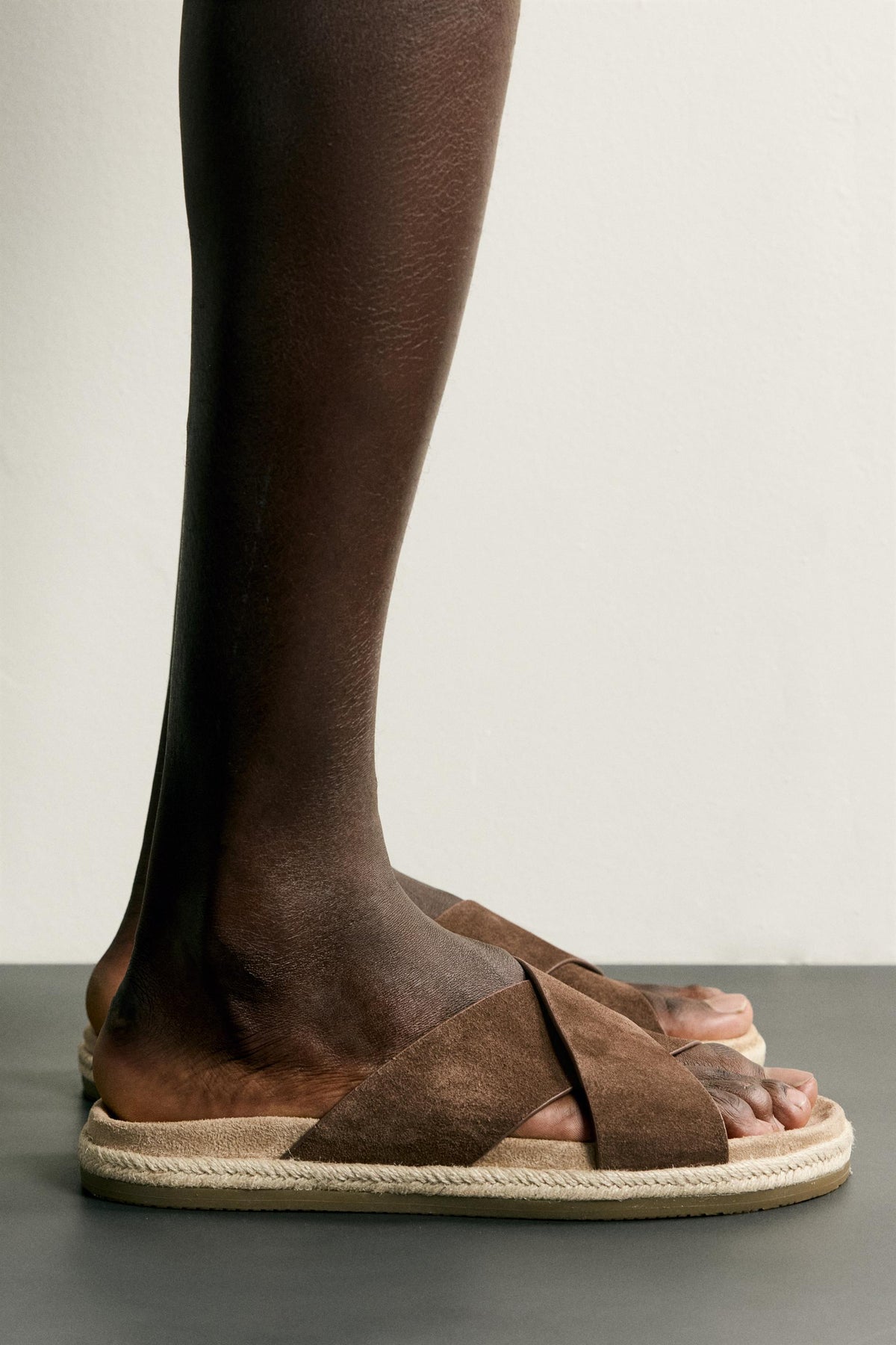 CROSSOVER LEATHER SANDALS
