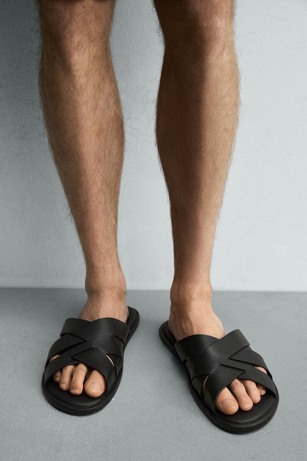 LEATHER STRAPPY SANDALS