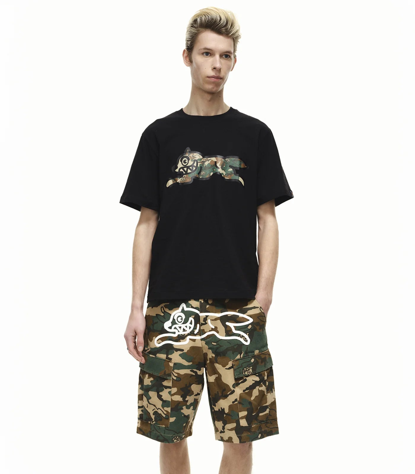 CAMO RUNNING DOG WOODLAND T-SHIRT - BLACK