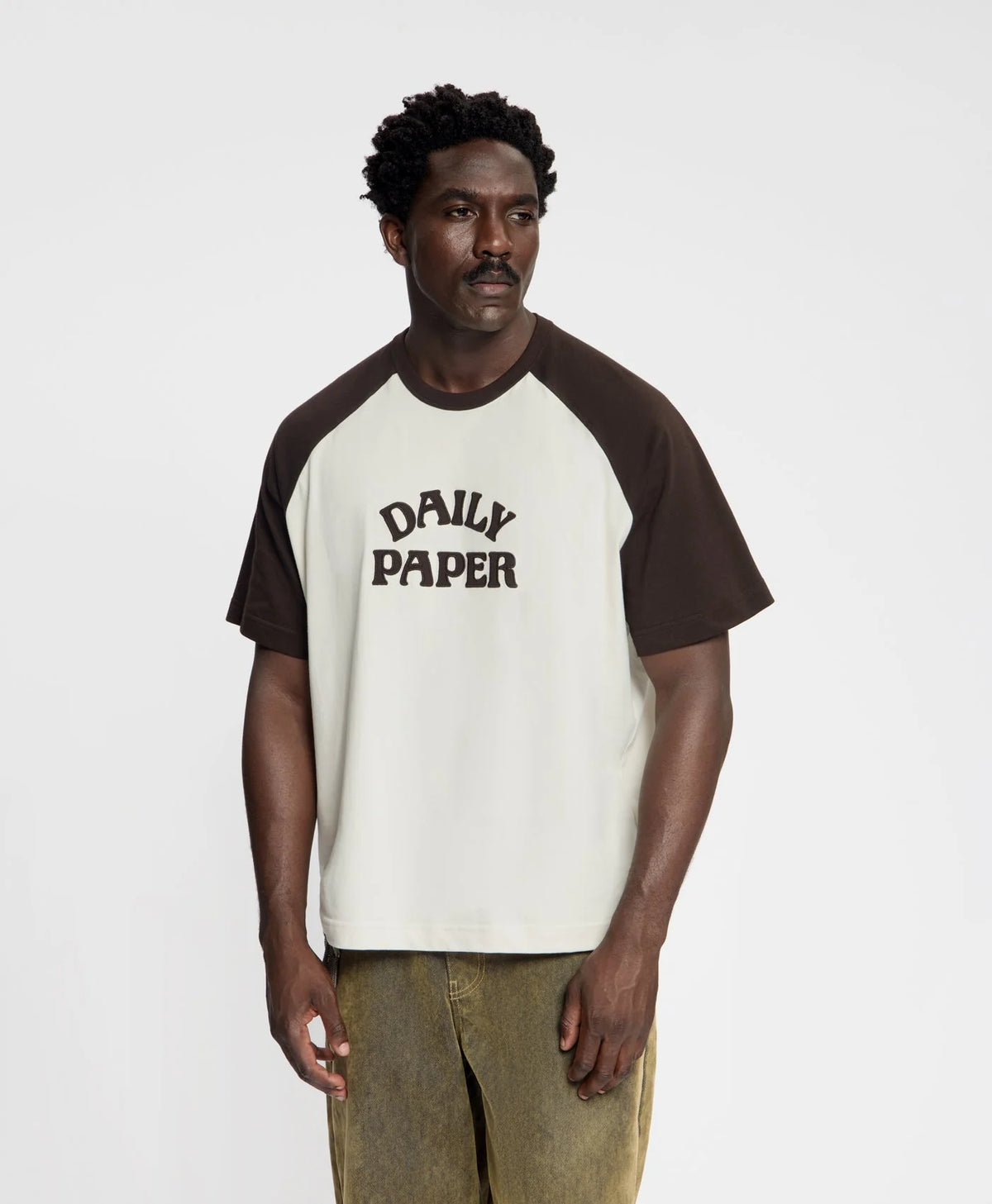 Boxy Mole Contrast Sleeve Raglan T-Shirt