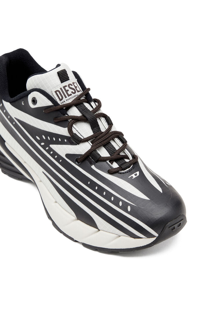 Black & Gray D-Airspeed Low Sneakers