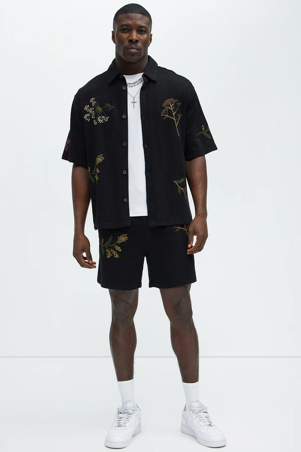 Berries And Bloom Embroidered Shirt - Black