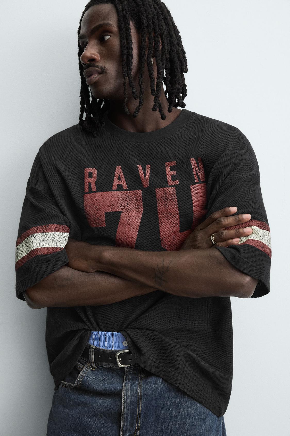 OVERSIZED VARSITY T-SHIRT