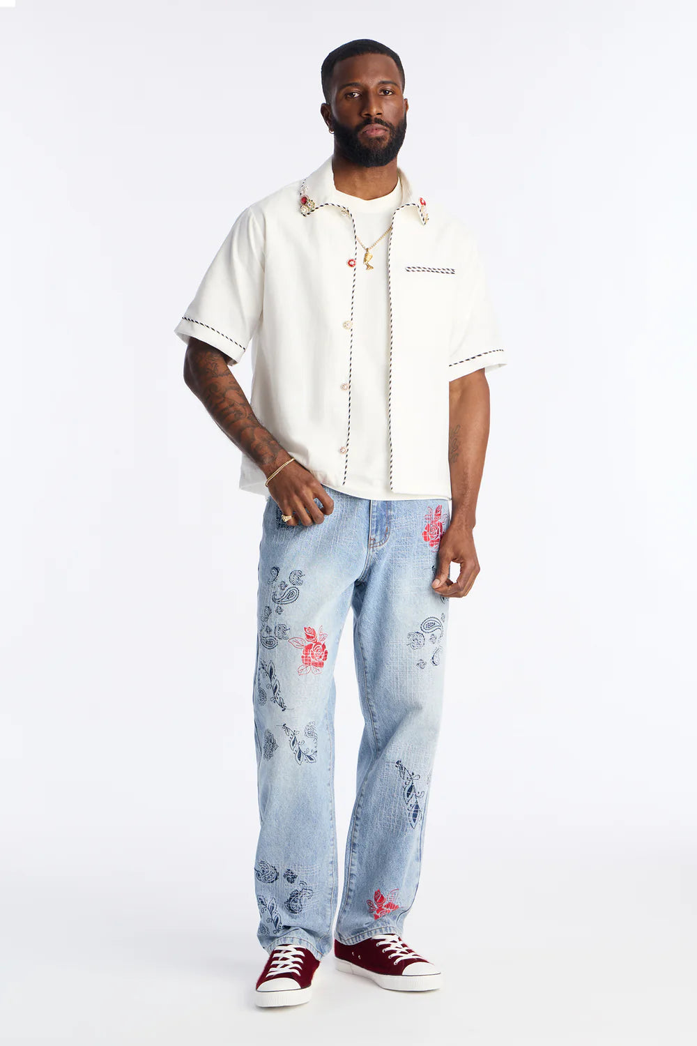 Straight Roses With Stitches Embroidered Jean - Light Blue Wash