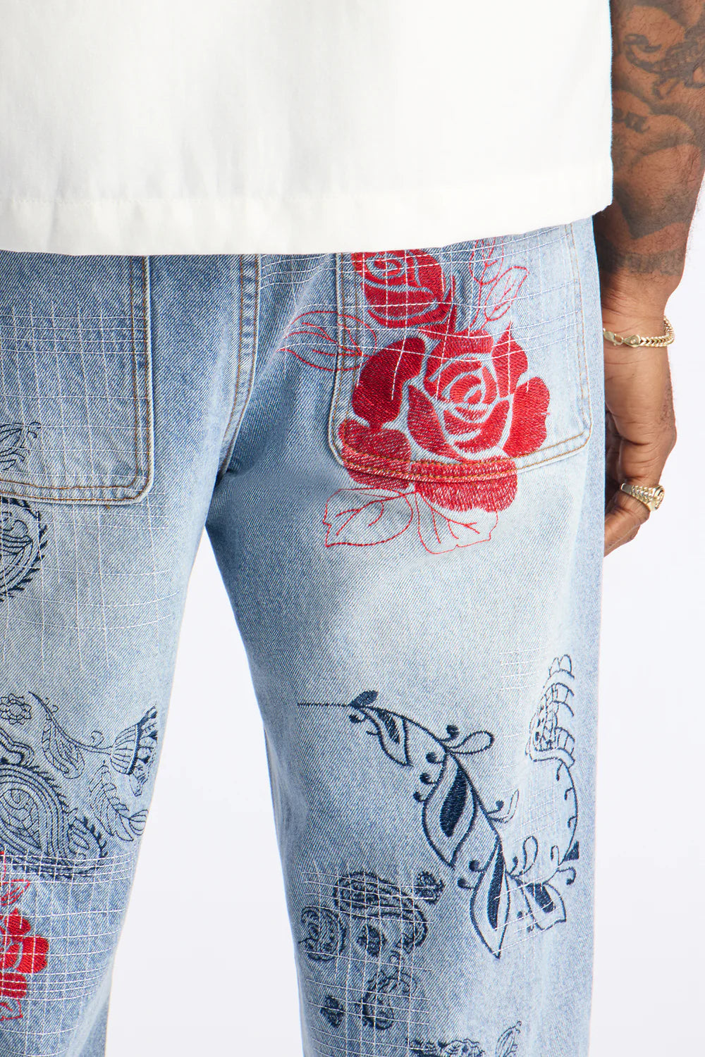 Straight Roses With Stitches Embroidered Jean - Light Blue Wash