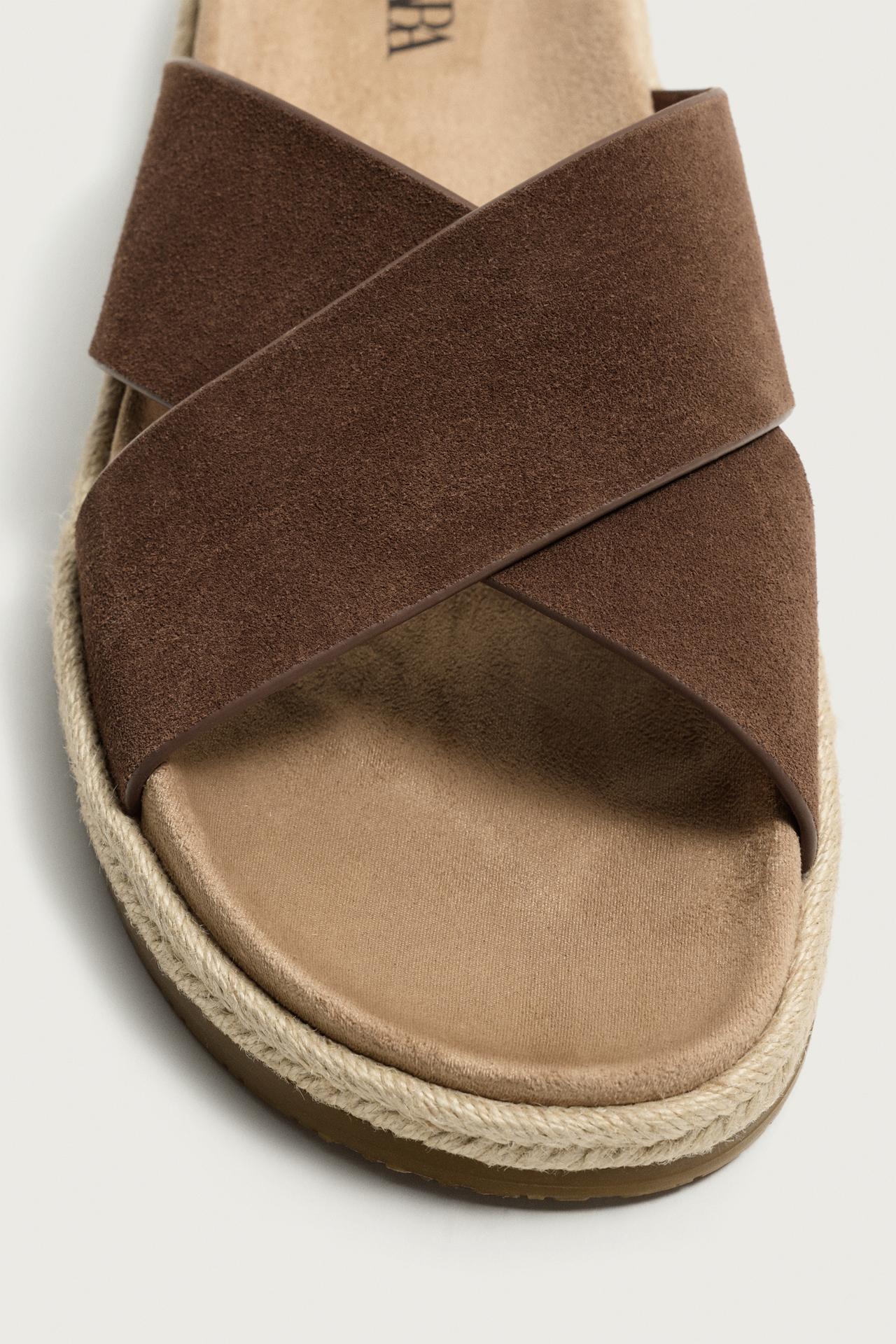 CROSSOVER LEATHER SANDALS
