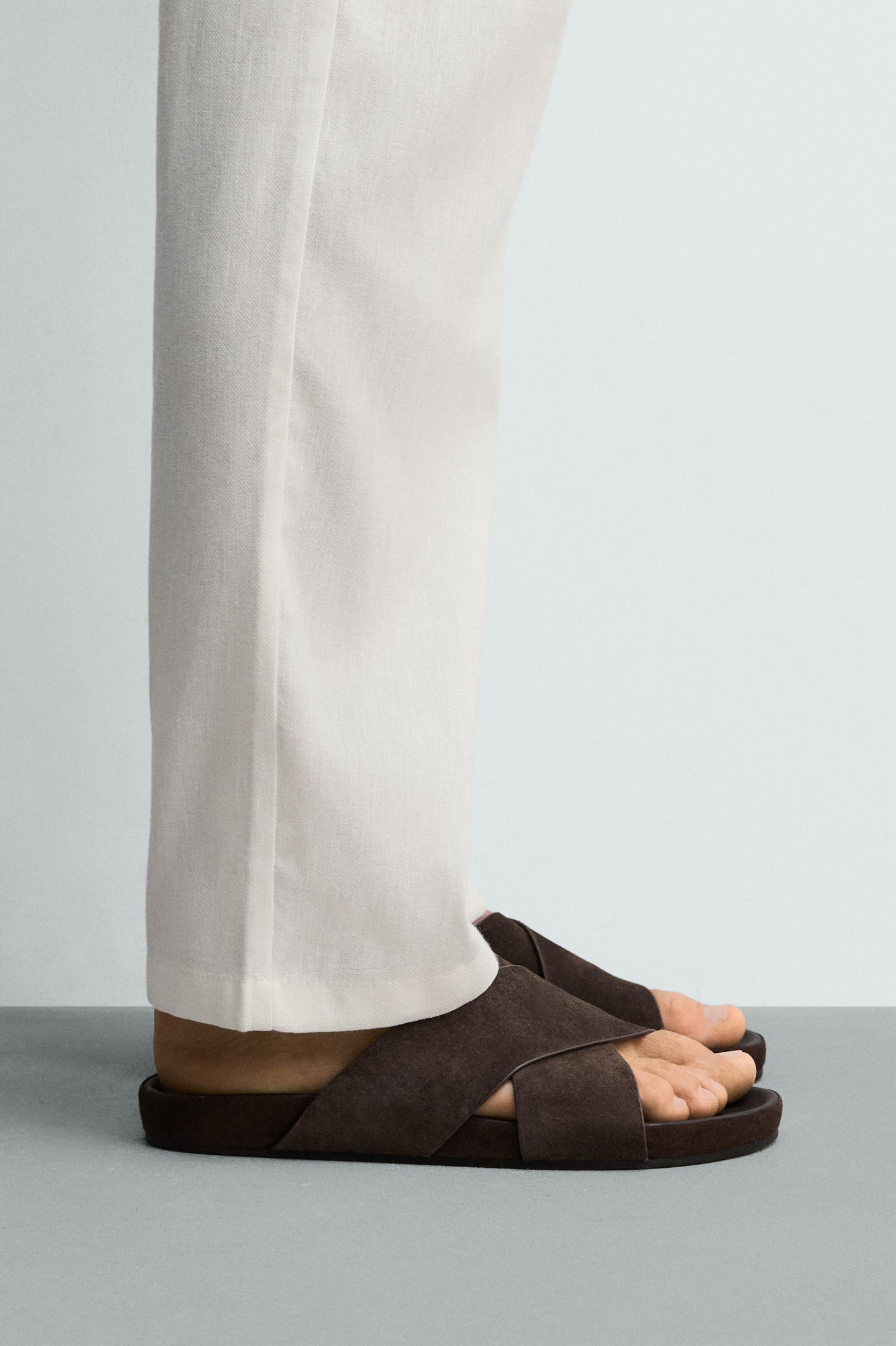 CROSSOVER LEATHER SANDALS
