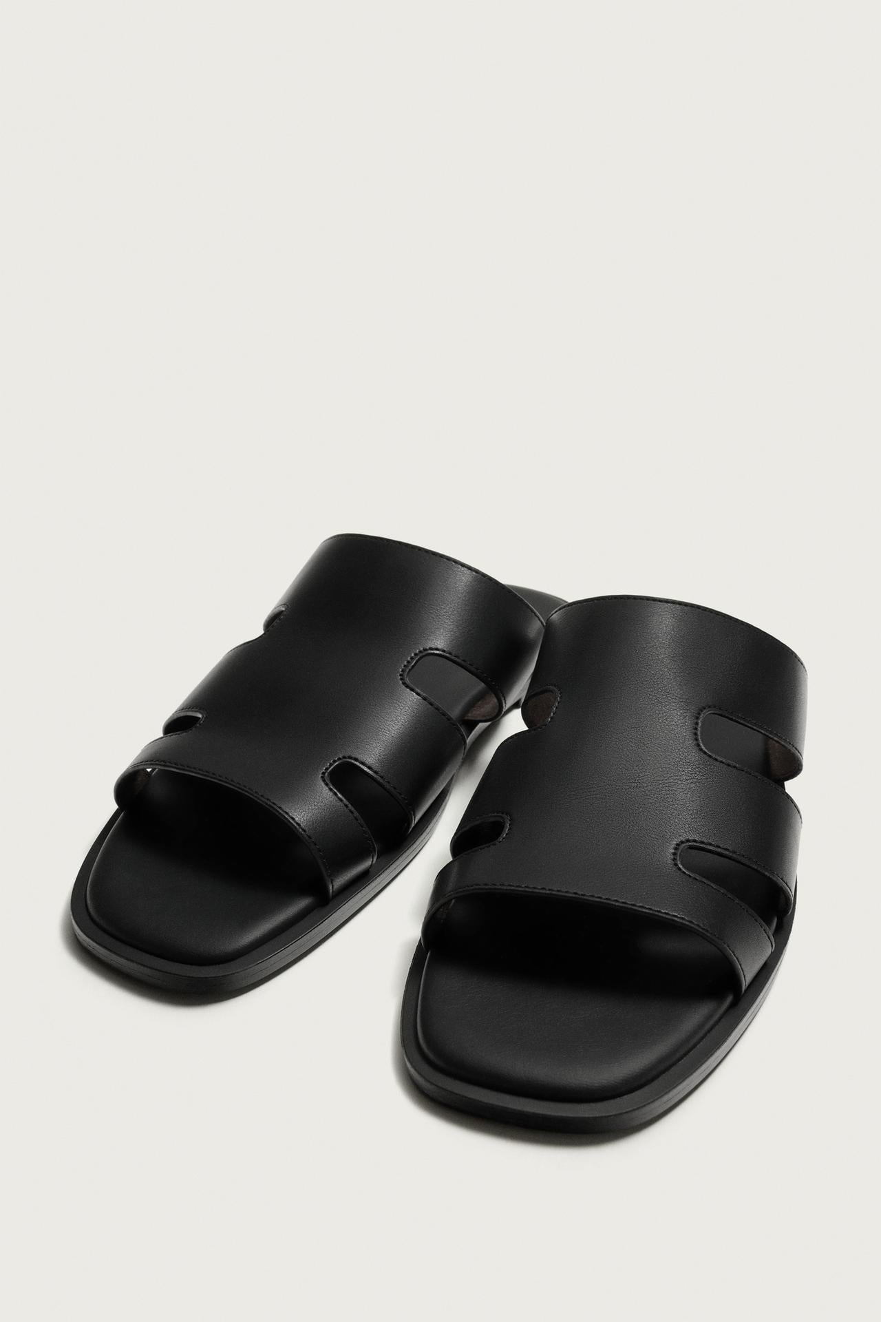 STRAP SANDALS
