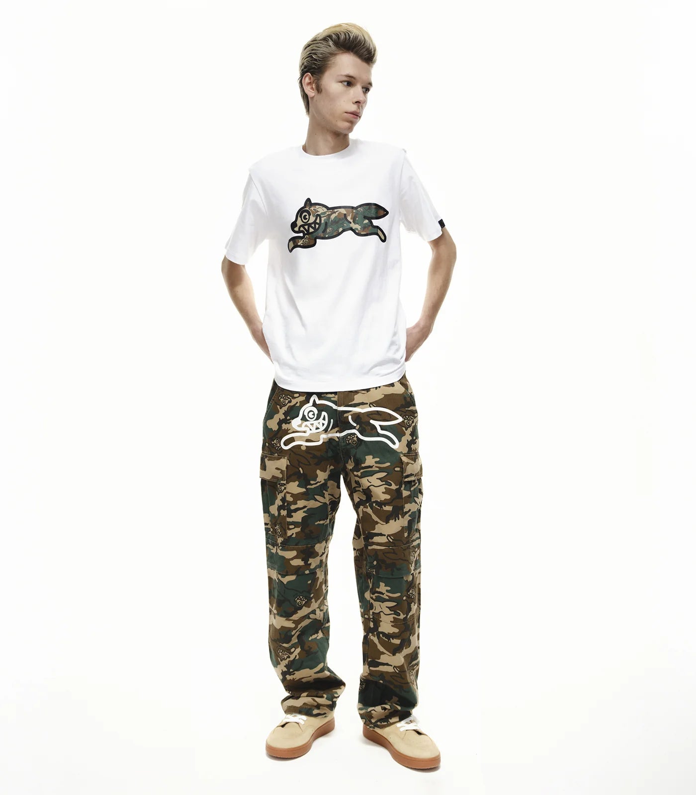 CAMO RUNNING DOG WOODLAND T-SHIRT - WHITE
