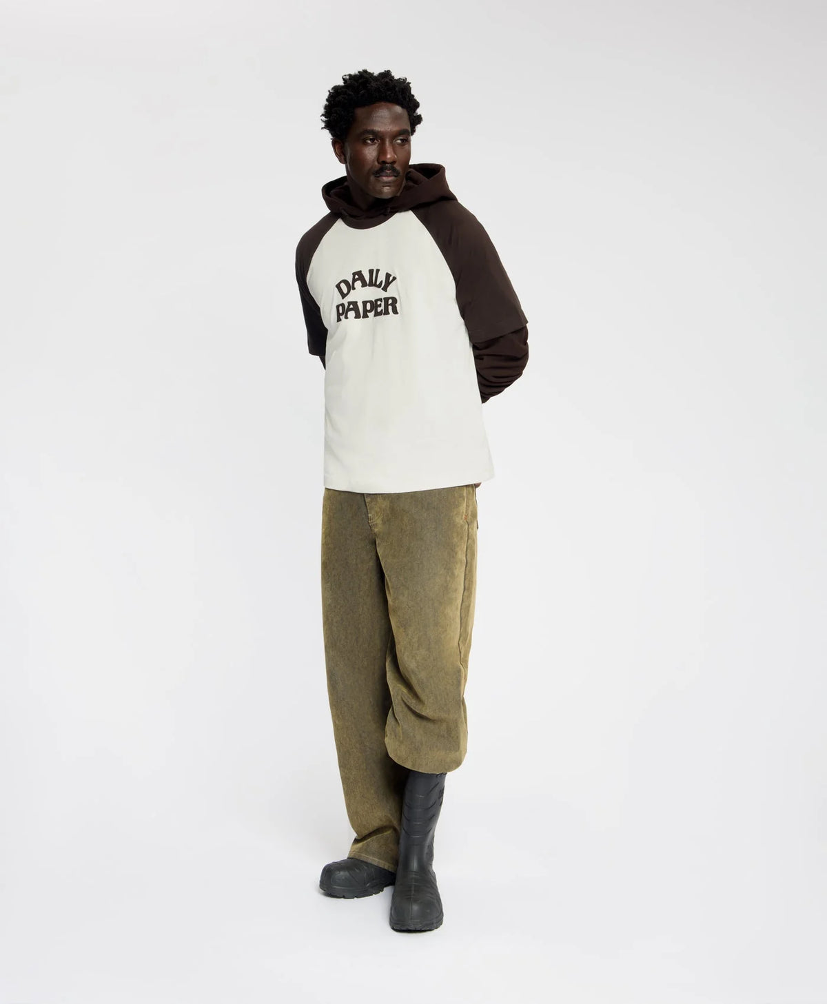 Boxy Mole Contrast Sleeve Raglan T-Shirt