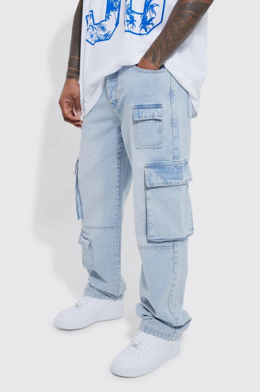 RELAXED FIT CARGO JEANS