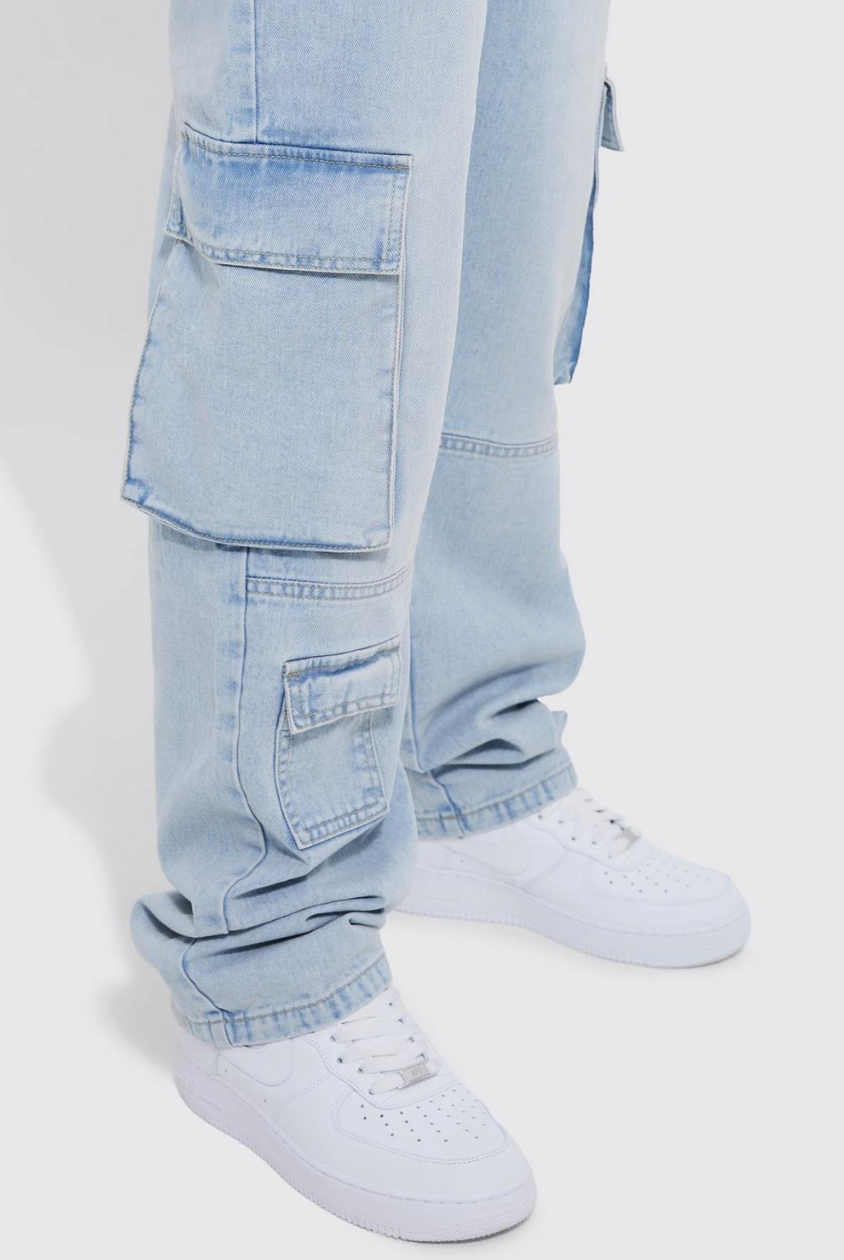 RELAXED FIT CARGO JEANS