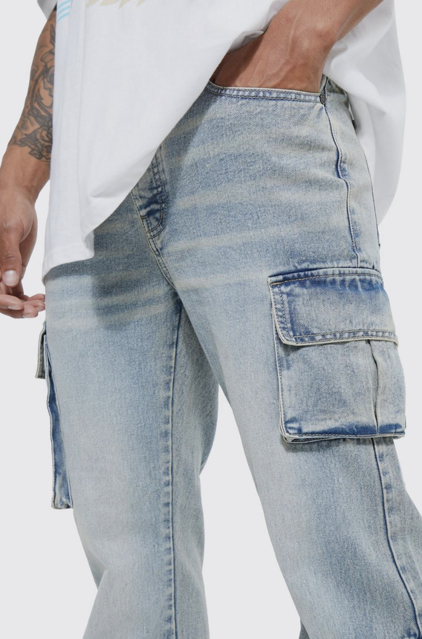 BAGGY FIT CARGO JEANS