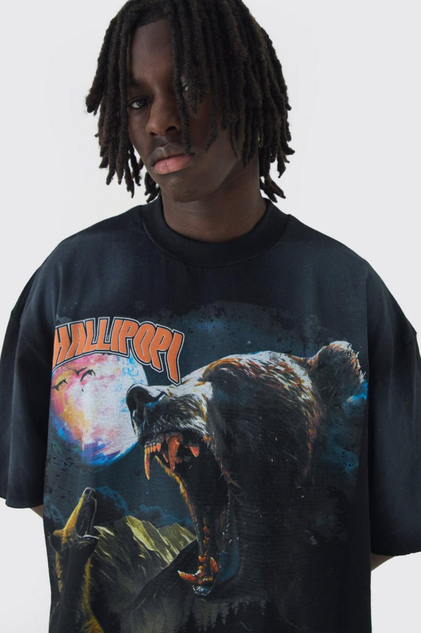 Oversized Extended Neck Bear Washed T-shirt - Black