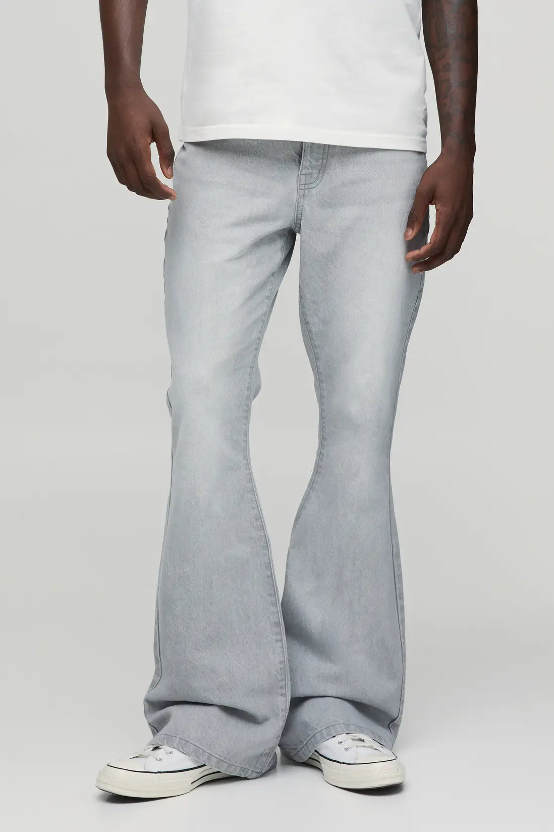 Essential Flared Fit Jeans