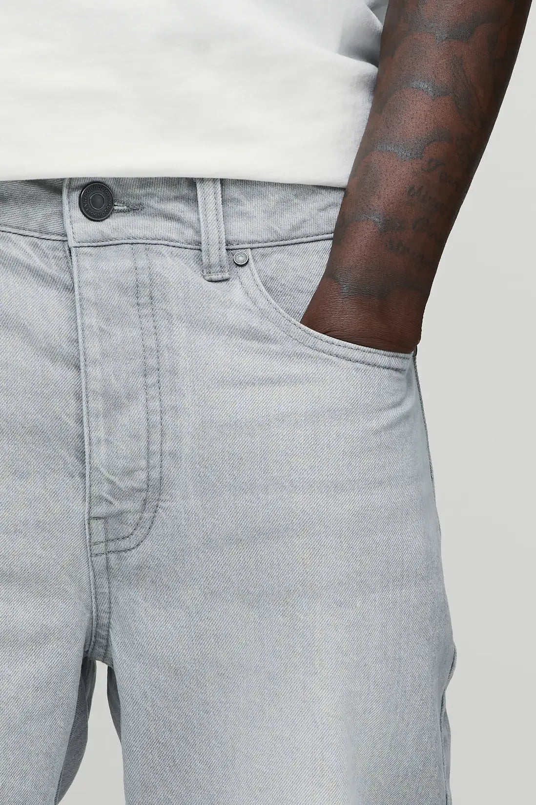 Essential Flared Fit Jeans
