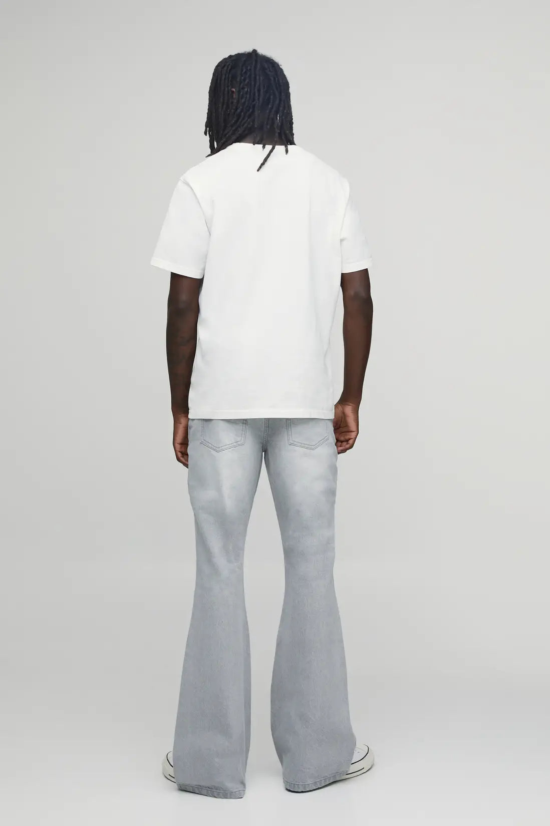 Essential Flared Fit Jeans